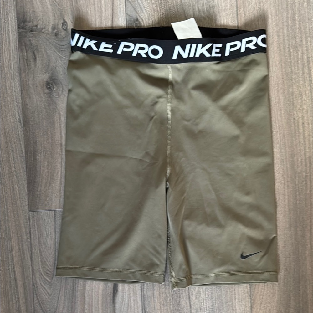 Nike Pro Shorts 5” Olive